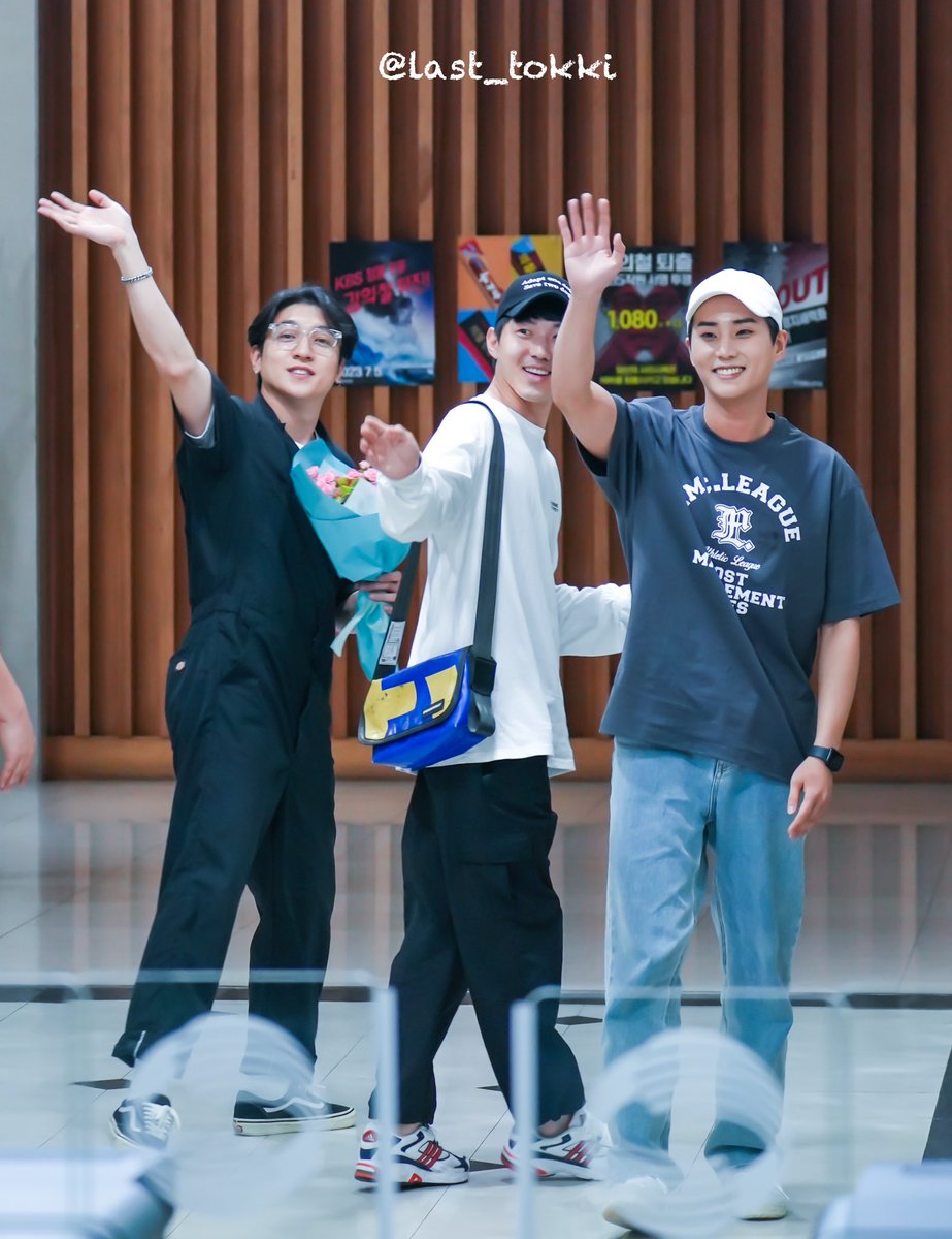 230717 데키라
#성진 #영케이 #도운

데이식스 퇴근 💓