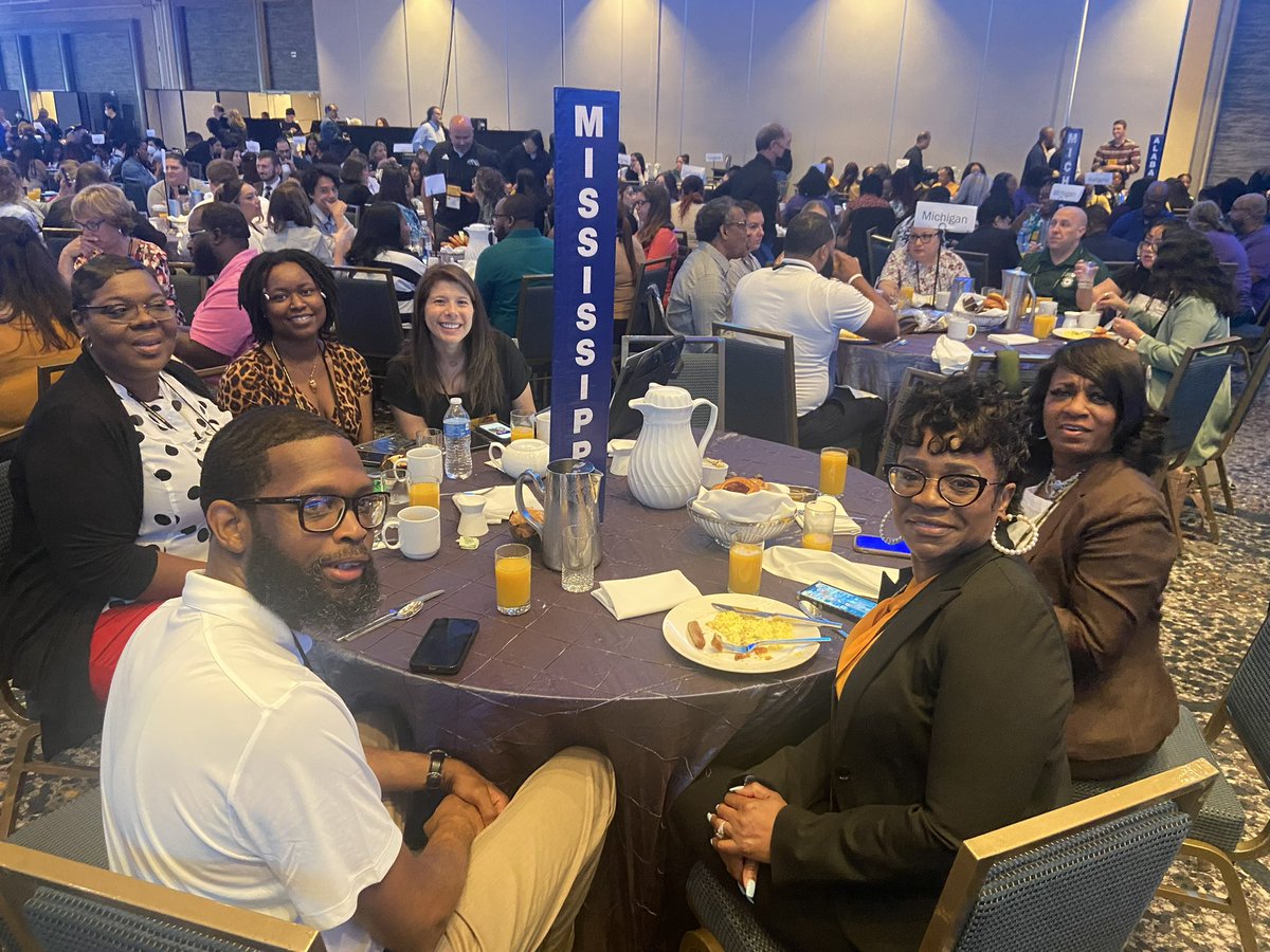 KierreRimmer1's tweet photo. Mississippi Delta GEAR UP Partnership 
enjoying breakfast and preparing for the ROLL CALL at the NCCEP/GEAR UP Annual Conference in San Francisco 
#GUcon2023 #GEARUPworks #GU #ThePowerOfPossibility #NCCEP https://t.co/qQLTO7Z6OD