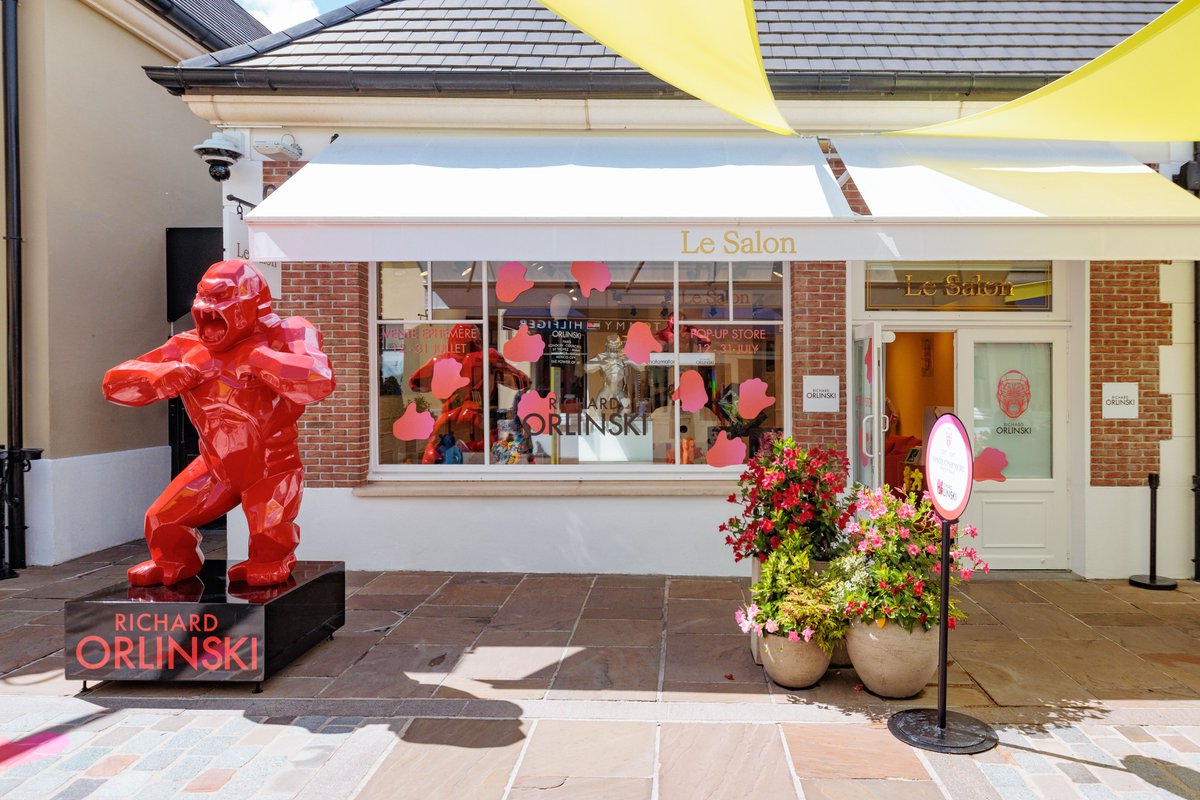 RichardOrlinski's tweet photo. OPENING POP-UP STORE AT @Vallee_Village ⚡️

Du 12 au 31 juillet, La Vallée Village accueille au sein de l'espace "Le Salon", une gamme complète Orlinski Shop allant des produits dérivés aux produits permanents. Des sculptures de l'artiste y sont également exposées.

See you soon !