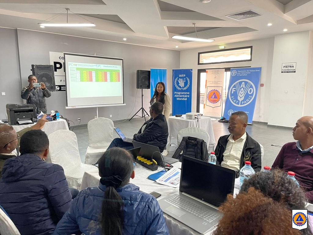 Bulletins @IPC annoncés sur Grand Sud et Grand Sud-Est à venir prochainement !Les membres du GTT IPC,issus des clusters #SAMS et #Nutrition,ont participé aux ateliers d'analyse sous la direction du #BNGRC du 8 au 15 juillet 2023.
#FAO #ONN #UNICEF #GSU #FAO #WFP