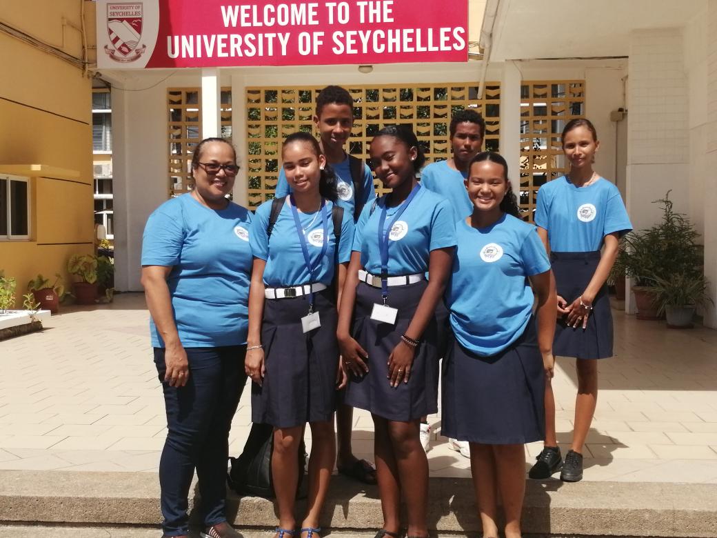 SeyBluefloat tweet media