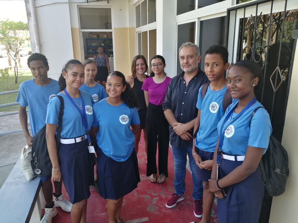 SeyBluefloat tweet media