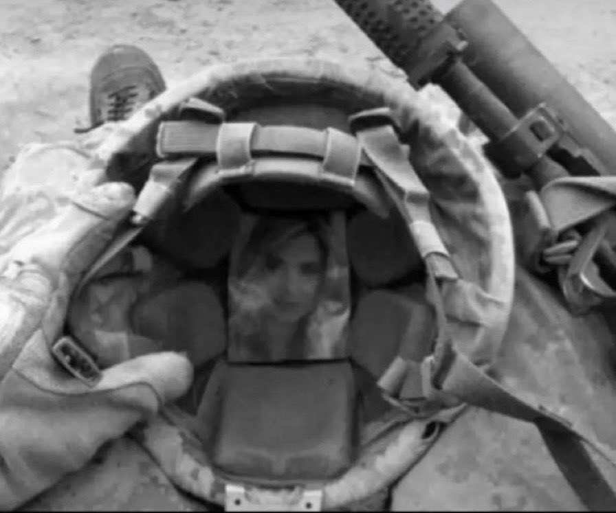 يوم المعادين صاحو وين ذبّاحي !
والناس من كثرة الاموات ماخوذه 

برّدت كبدي… وقلت ابرّد سلاحي 
وقمت اتعيّن صورتك داخل الخوذه