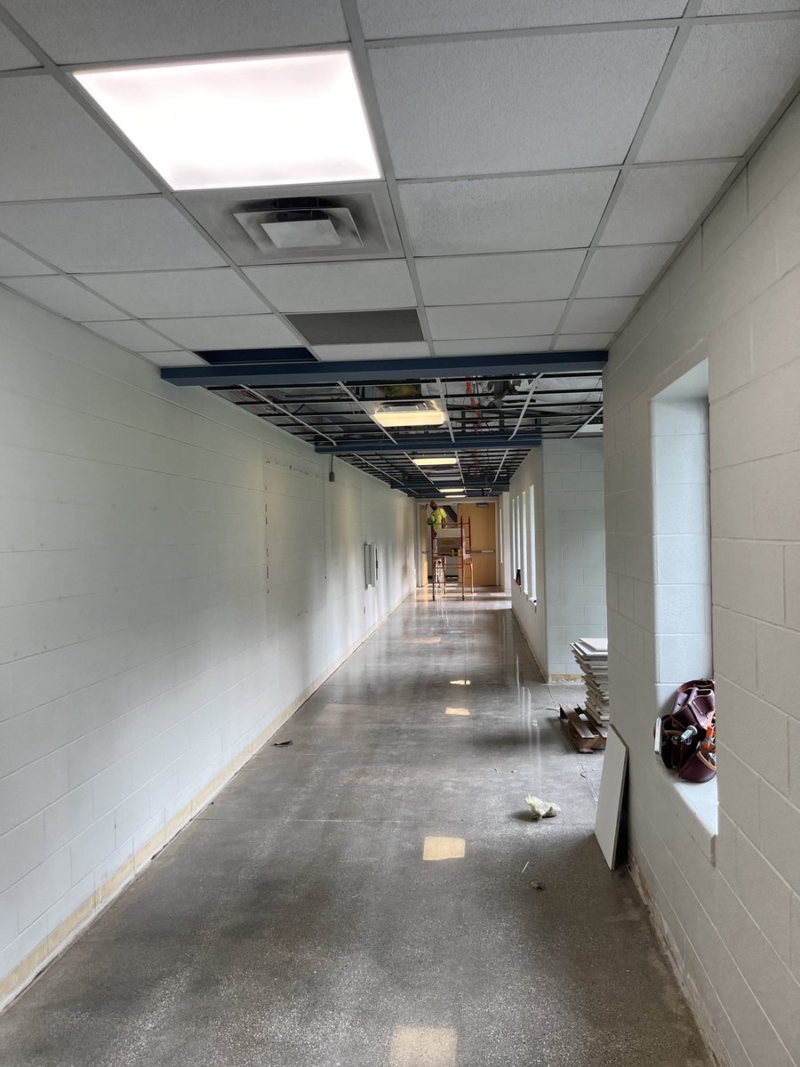 Floors are done now moving to ceiling and paint!  The crew is moving quick!  ⁦<a href="/MaumeeValley/">Maumee Valley</a>⁩ ⁦<a href="/MVCDSAthletics/">MVCDS Athletics</a>⁩ #hawknation
