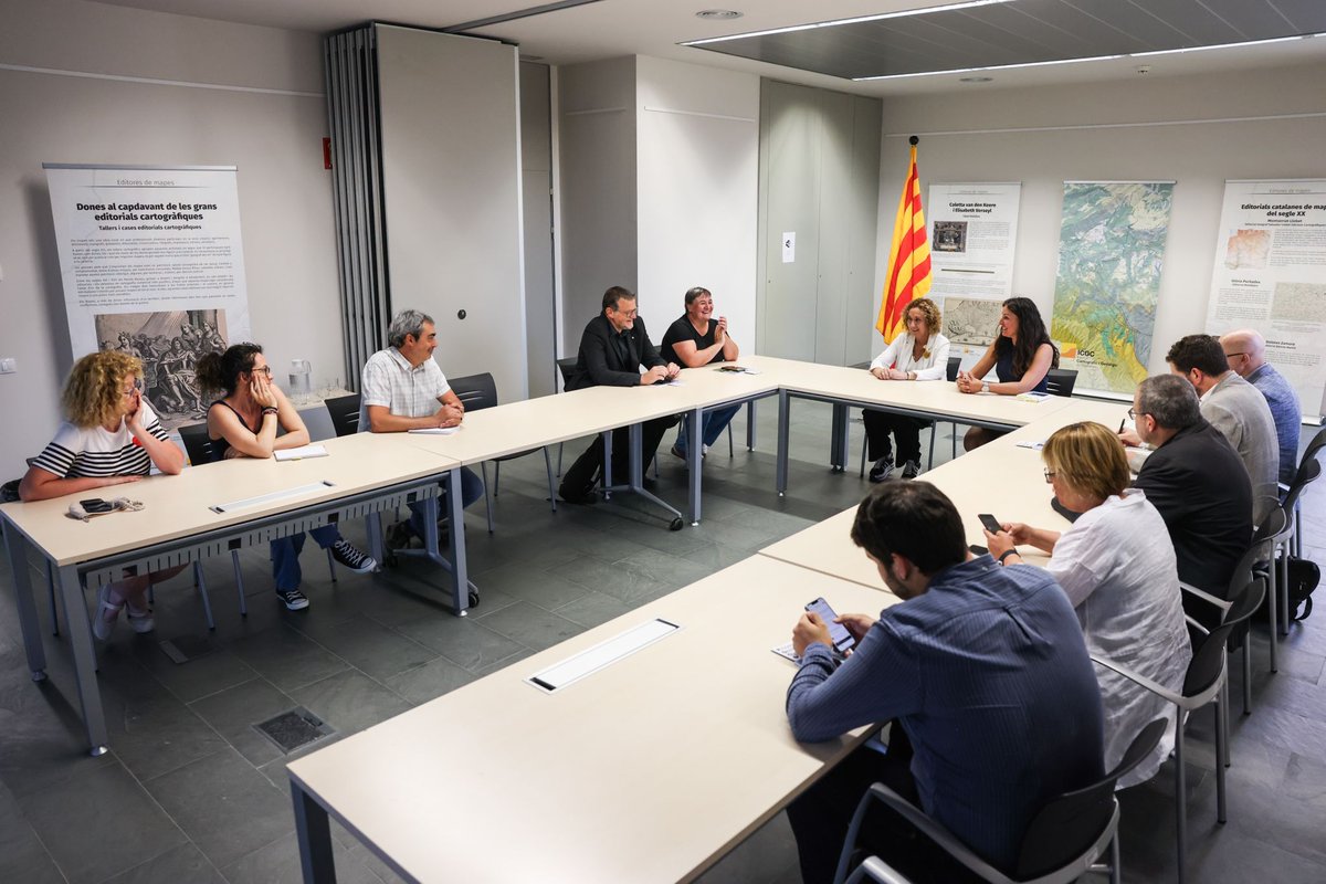 govpirineuiaran's tweet image. La #consellera @territoricat @estercapella ha visitat les comarques del Pallars Sobirà i el Pallars Jussà

Destaquem la presentació de l’aportació de 260 MEUR a la millora de l’eix Pirinenc recollida al protocol amb l’Estat d’encomanes de gestió per executar obres al territori