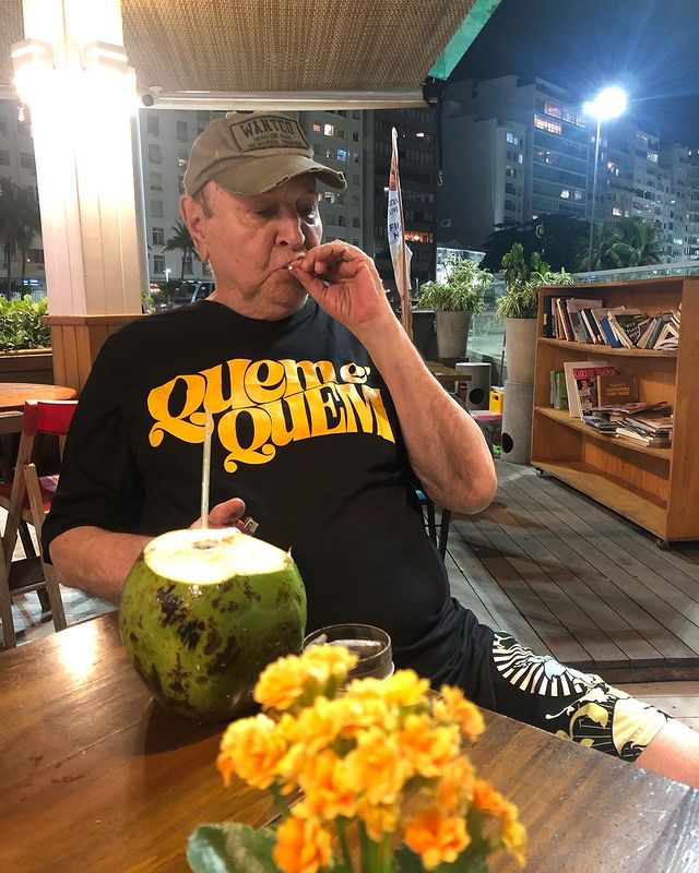 weederia's tweet photo. Perdemos João Donato, um ícone da música brasileira e um maconheiro de primeira classe. Um dia triste para o Brasil! https://t.co/rTJIITk5HU