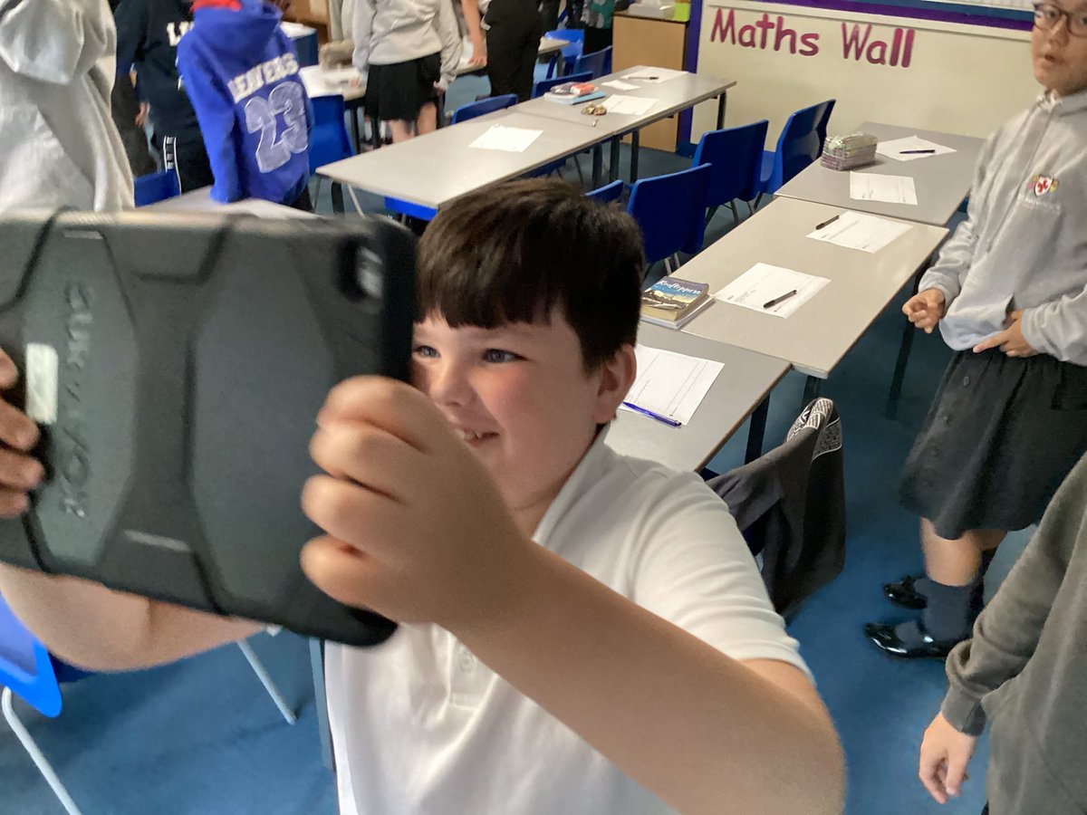 Y6FoxesStLaw's tweet image. We found out that taking photos of every bit of the classroom is quite time consuming…if only there was something out there to speed things up! @stlaws_school