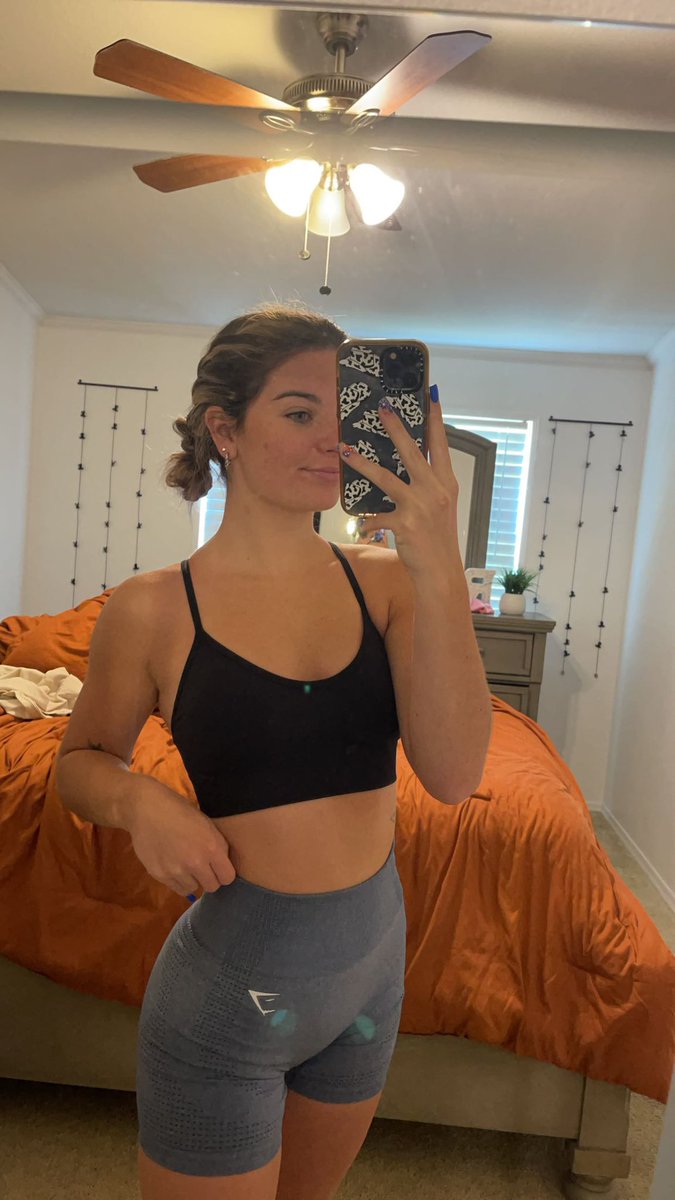ryleequinn22's tweet photo. you CANT go to the gym without a cute set https://t.co/8oxbZmL9bR