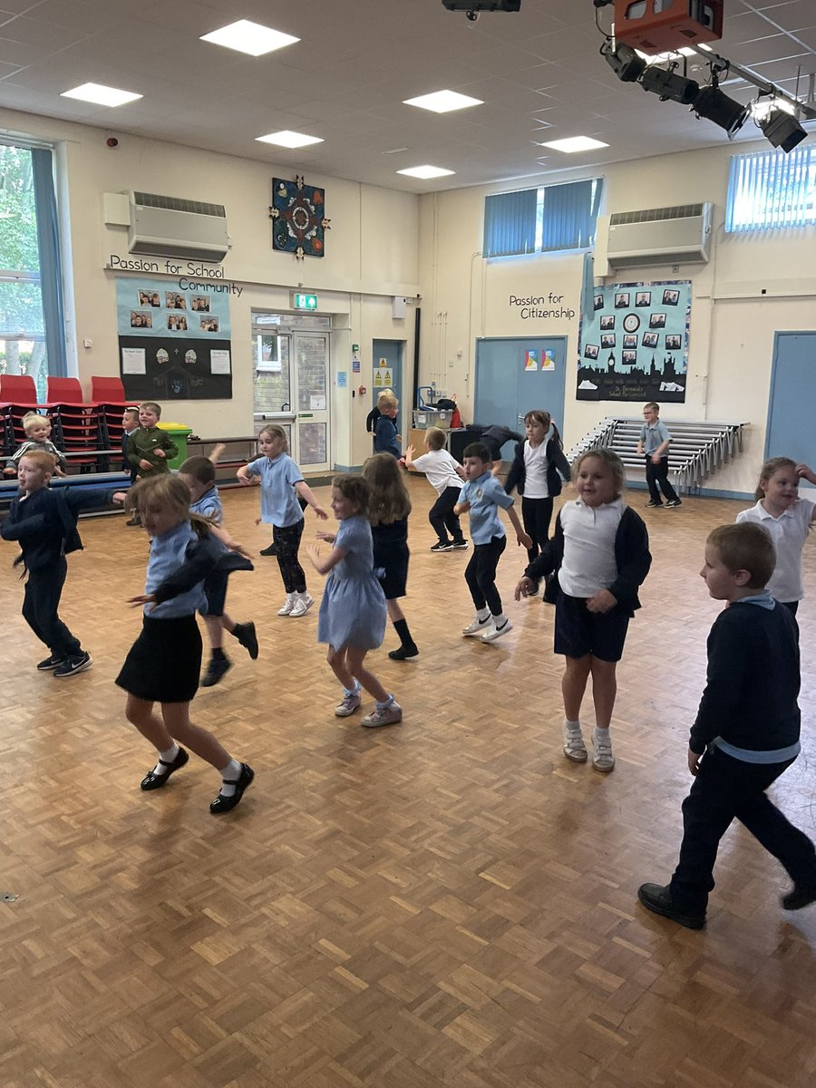 StBernardsep's tweet photo. T1 thoroughly enjoyed Rebecca Davies, British skateboarder, visiting school today. #stbsisactive https://t.co/d9IaRd0GN8