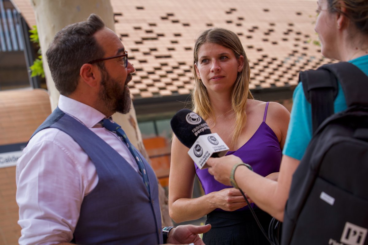 EsquerraSPM's tweet photo. 🎙️ [RODA DE PREMSA]

El diputat del @parlamentcat, Juli Fernàndez, visita l'estació de l'R8, en el marc de les eleccions del #23J.

🗣️ @julifernandez: "En juguem tot allò que hem aconseguit amb lluites històriques, amb una creixent extrema dreta." #DefensemCatalunya https://t.co/Oeut8igzST