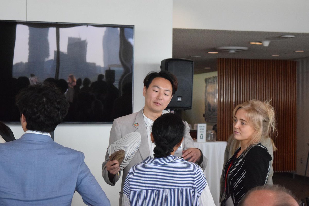 ClimateView's tweet image. How can we improve underlying conditions for SDG implementation?

This and much more was discussed this weekend at the @UN HQ, where we took part of #ScienceDay: Evidence-based Strategies for SDG Acceleration at #HLPF2023.