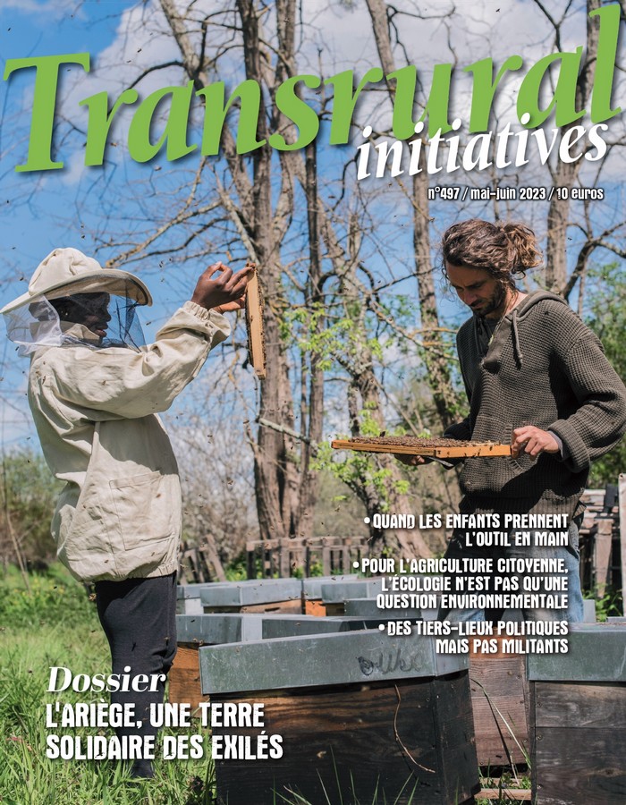 [NOUVEAU NUMERO] ☀ Faites le plein d'initiatives dans ce numéro à lire tout l'été !
Et trouvez en guise de dossier un portfolio de Céline Gaille sur l'accueil de demandeur·ses d'asile en Ariège 🫶
Sommaire complet et commande sur : transrural-initiatives.org/2023/07/transr…