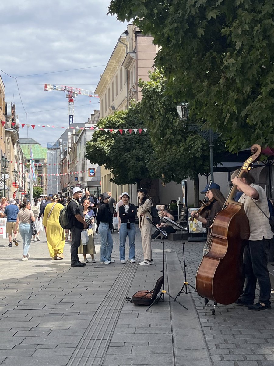 k_okai_yabe's tweet image. After a several unlucky incidents, somehow I ended up in Düsseldorf, Germany. (Finally heading to Copenhagen..)
It was actually a lovely city with many charming streets used vibrantly by locals :)
