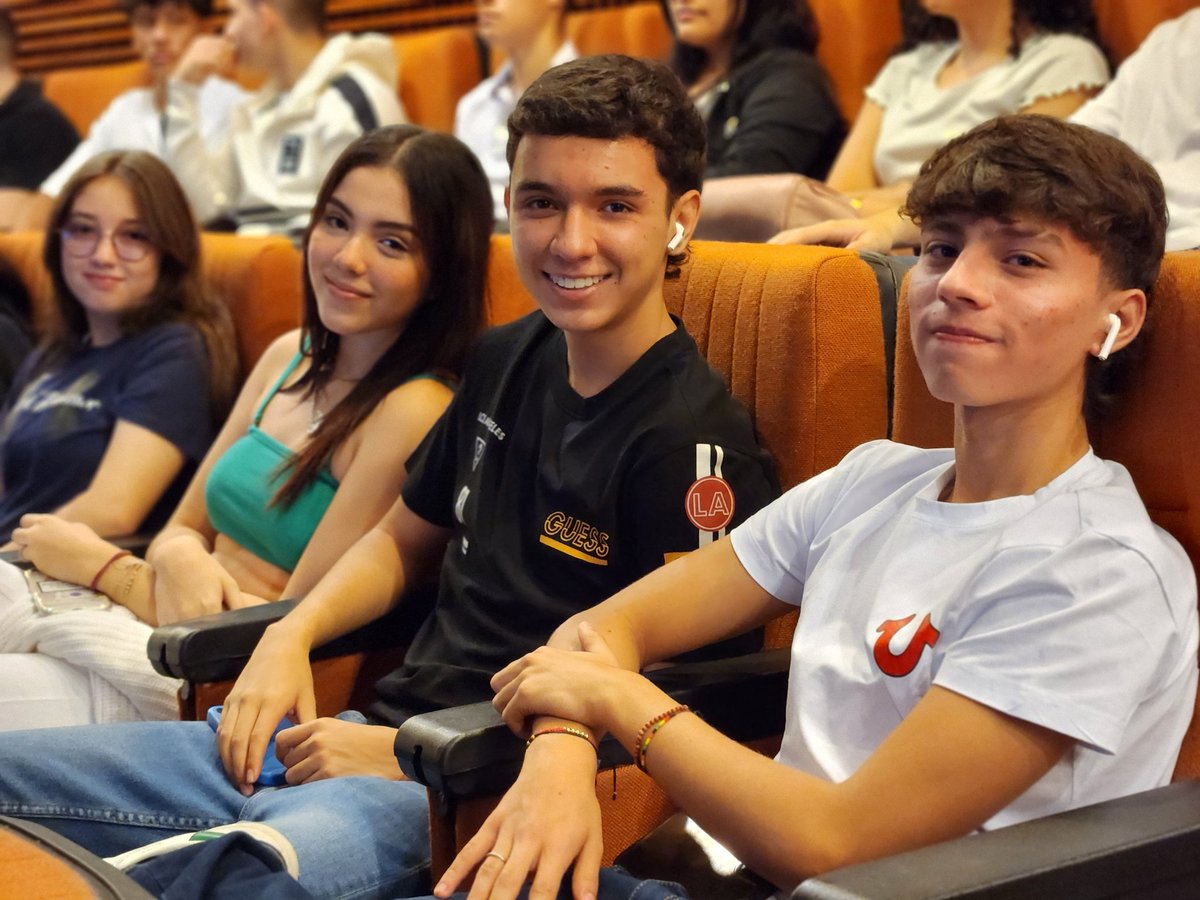 javerianacali's tweet photo. Estamos felices de darle la bienvenida a nuestros nuevos javerianos y javerianas que inician su vida universitaria 📚  hoy 🤩.

Este será su nuevo hogar 🏡 https://t.co/lJsiy2sxkt