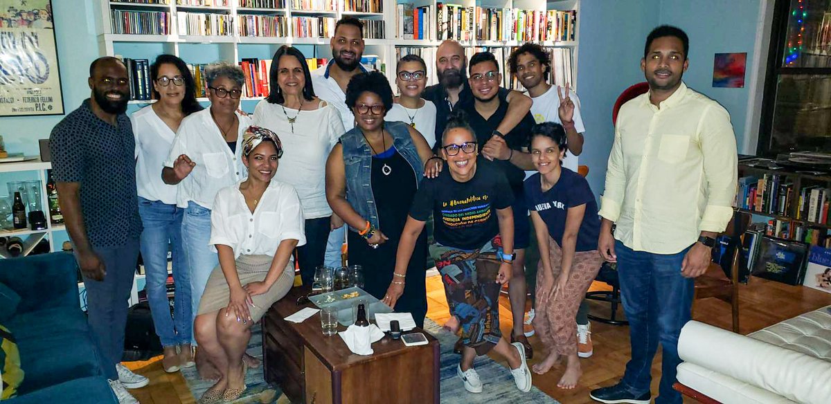 meriyenparra's tweet image. Terminando la noche con  @minoutavarezm y falta @VirginiaAntares en la imagen! La verdad es que cuando las conversaciones abundan las fotos y selfies pasan a 2do plano. De este finde me llevo que los encuentros rápidos también rinden sus frutos 🤩😉.