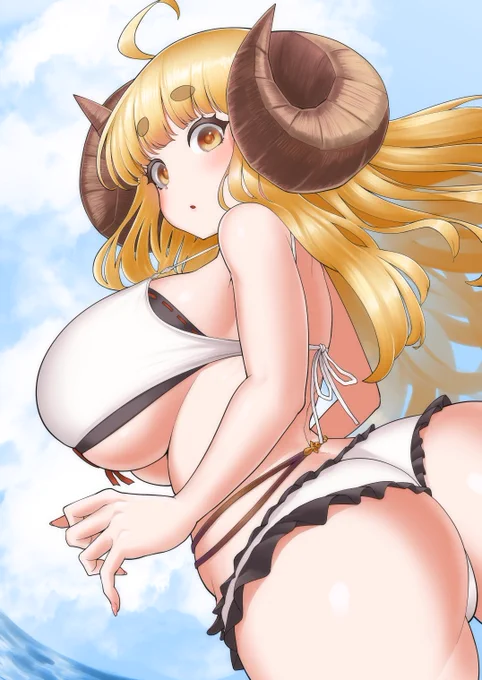 #三連休はフォロワーさんが増えるらしい
健全絵の後にそのキャラのえっちな絵並べるとシコれることに今更気付きました 