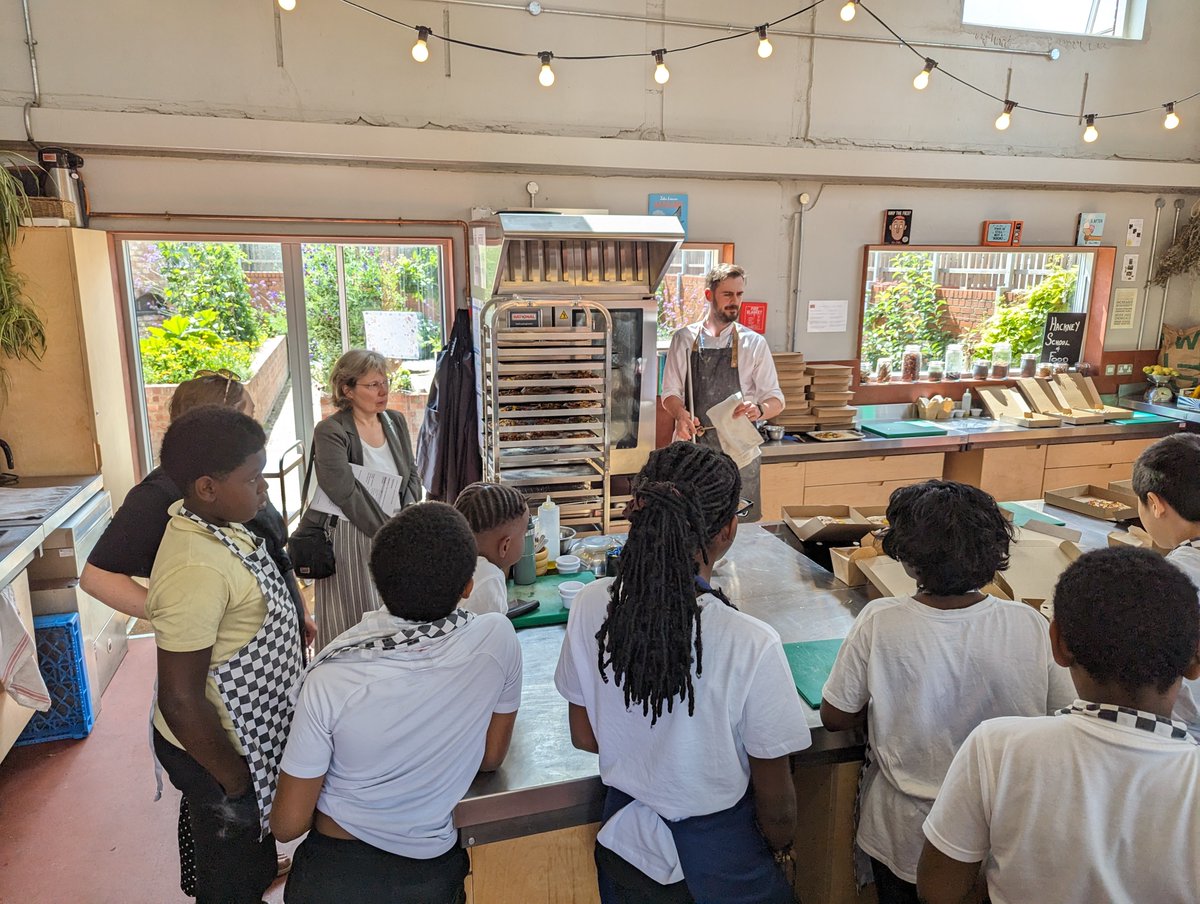 Hackney Council tweet media