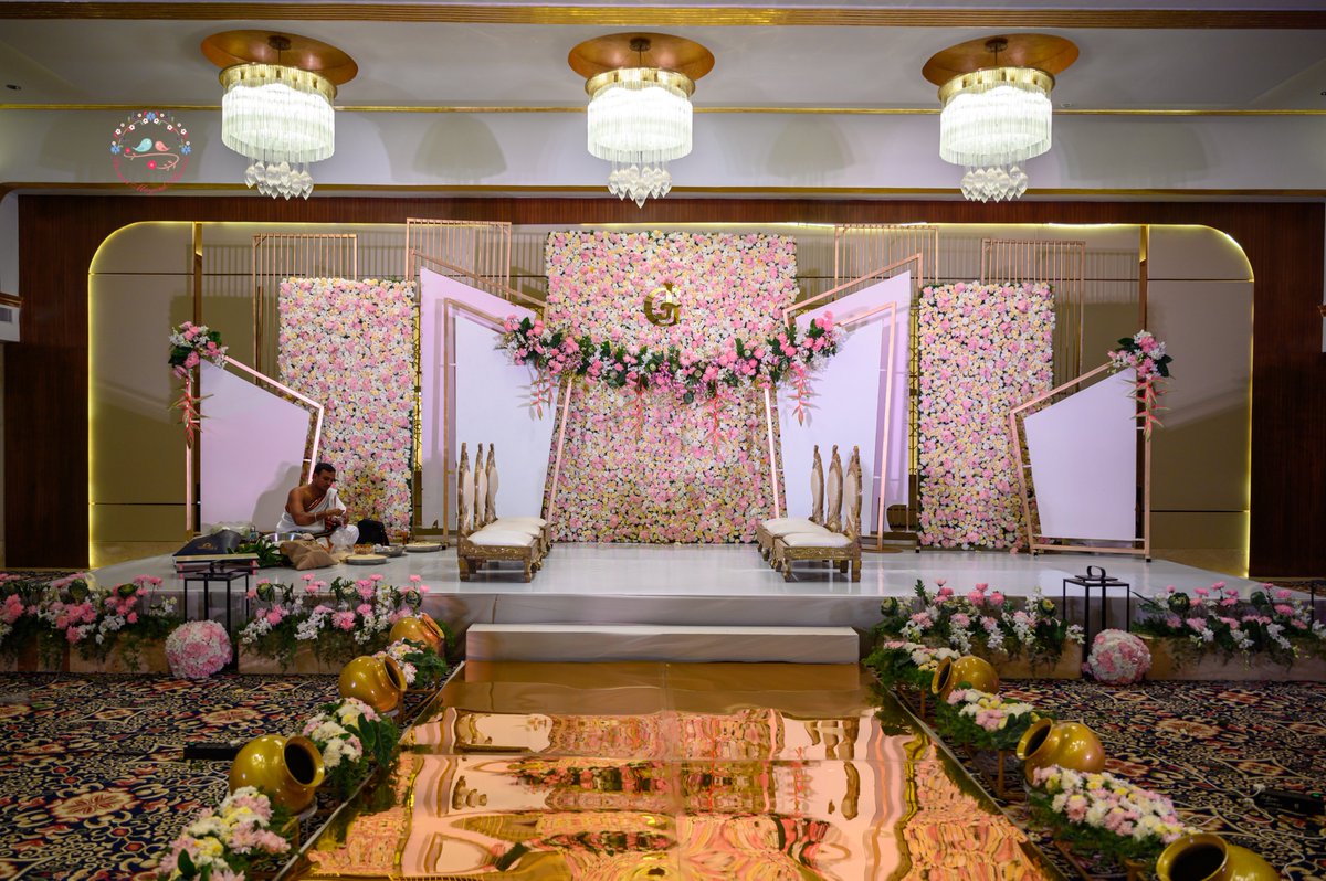 Peaches and Pinks are always right !♥️

#poonammayanksharma #peaches #weddings #pink #indianweddings #weddingplanners #bestweddingplanners #shadisaga #bettertogether #happilymarried #TajWestEnd #ClarksExotica #TajHotels #ITCGardenia #FourSeasonsHotel #JWMarriot