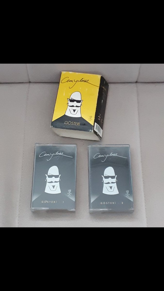 oykusahaf's tweet image. Cem Yılmaz Gösteri Kasetleri Seti.

#cemyılmaz #cmylmz 
#kaset #eskikasetler 
#standup #komedi 
#kasetkoleksiyonu 
#sahaf #efemera