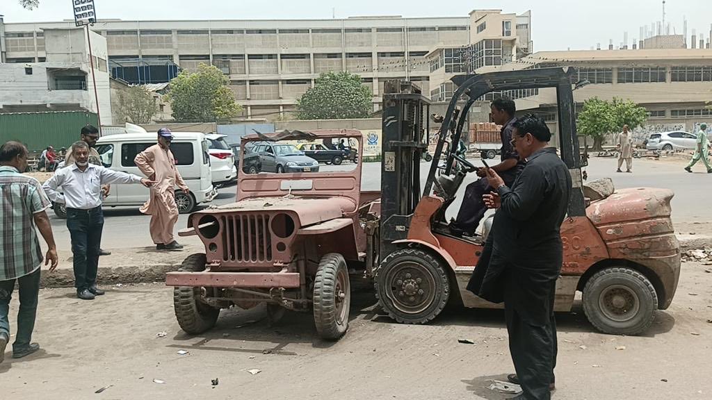 Scrap cars removed from Block 16 FB area by KMC. 

#ACGulberg #KMC #Antiencroachment