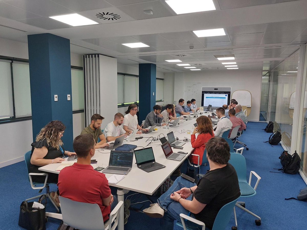 eu_guardian's tweet photo. Day 3 (14/07) concluded with fruitful internal exchanges. Satisfaction with the work done and the lessons learned will drive EU-GUARDIAN running in the coming months.

Thanks to everyone involved in the project!

#EUDefenceFund🇪🇺 #CyberDefence #ArtificialIntelligence #Innovation https://t.co/kt4Gzj3tMD