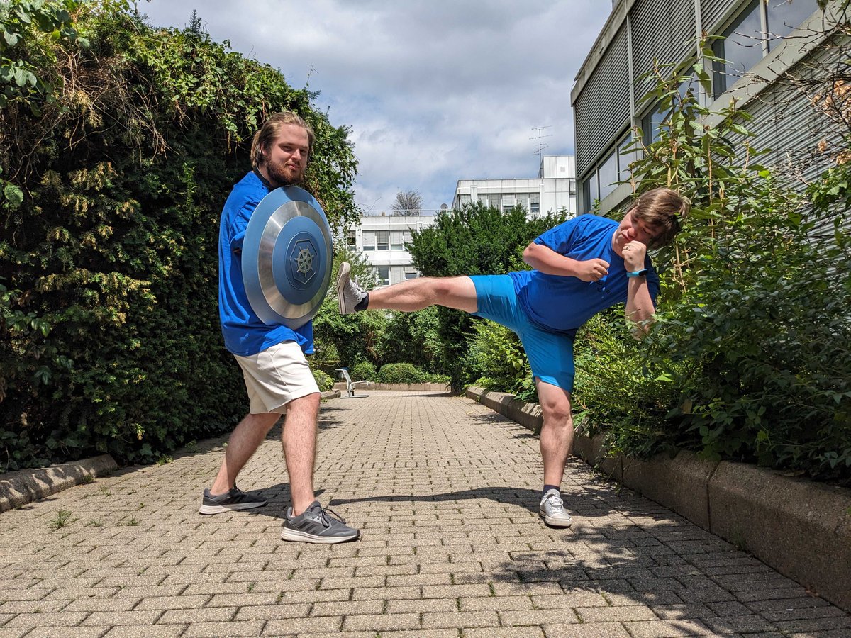 palark_com's tweet image. More photos to give you a better feeling of how #KCDMunich is happening include an excellent Kubernetes shield from @komodor_com, a swing by @LiquidReply, and even some table tennis. Thanks, @KCDMunich, for this fantastic event! 🤩 #KubernetesCommunityDays