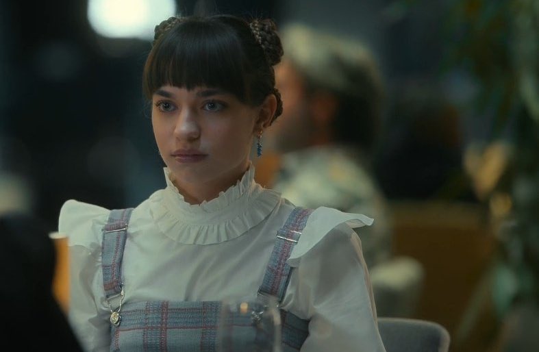 moonphasse's tweet photo. biz kimden kaciyorduk anne’yi daha yeni izledim eylulun guzelligine bakar misiniz cok soft🥺🧚🏻‍♀️ https://t.co/1f5adIOJkz