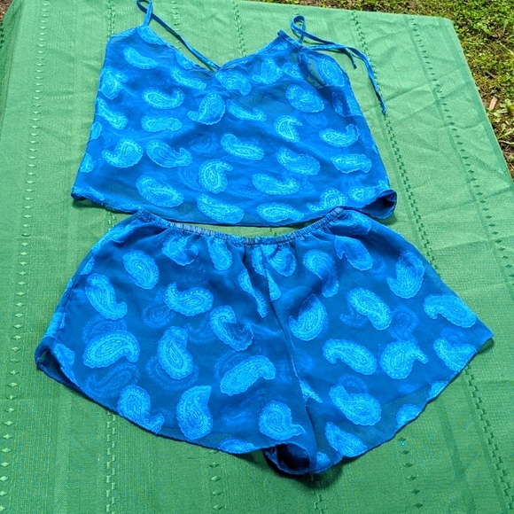 So good I had to share! Check out all the items I'm loving on <a href="/Poshmarkapp/">Poshmark</a> #poshmark #fashion #style #shopmycloset #owl #talbots: posh.mk/FypEvXCAvBb