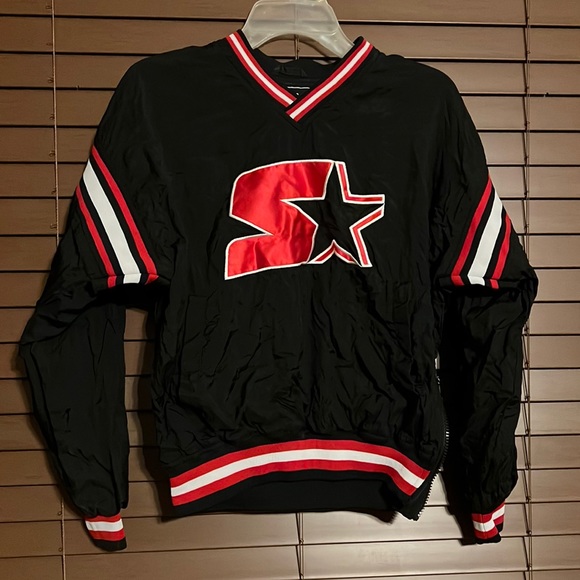 smittenwitten's tweet photo. So good I had to share! Check out all the items I'm loving on @Poshmarkapp #poshmark #fashion #style #shopmycloset #starter #oldnavy #hollister: https://t.co/5zfMJgT13v https://t.co/GWdZDVM6p2