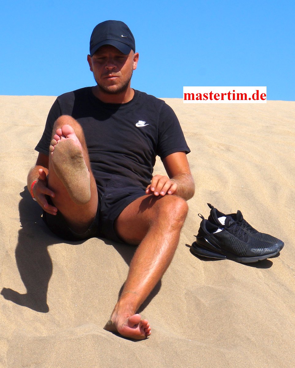 kingtim2012's tweet photo. Der #deutschemaster #prollmeister und seine #füsse the #germanmaster #footmaster #prollmaster 2265 photos of his #malefeet on #mastertim summer special to come https://t.co/ZUWzL3CgXa https://t.co/nToLOwsCjm