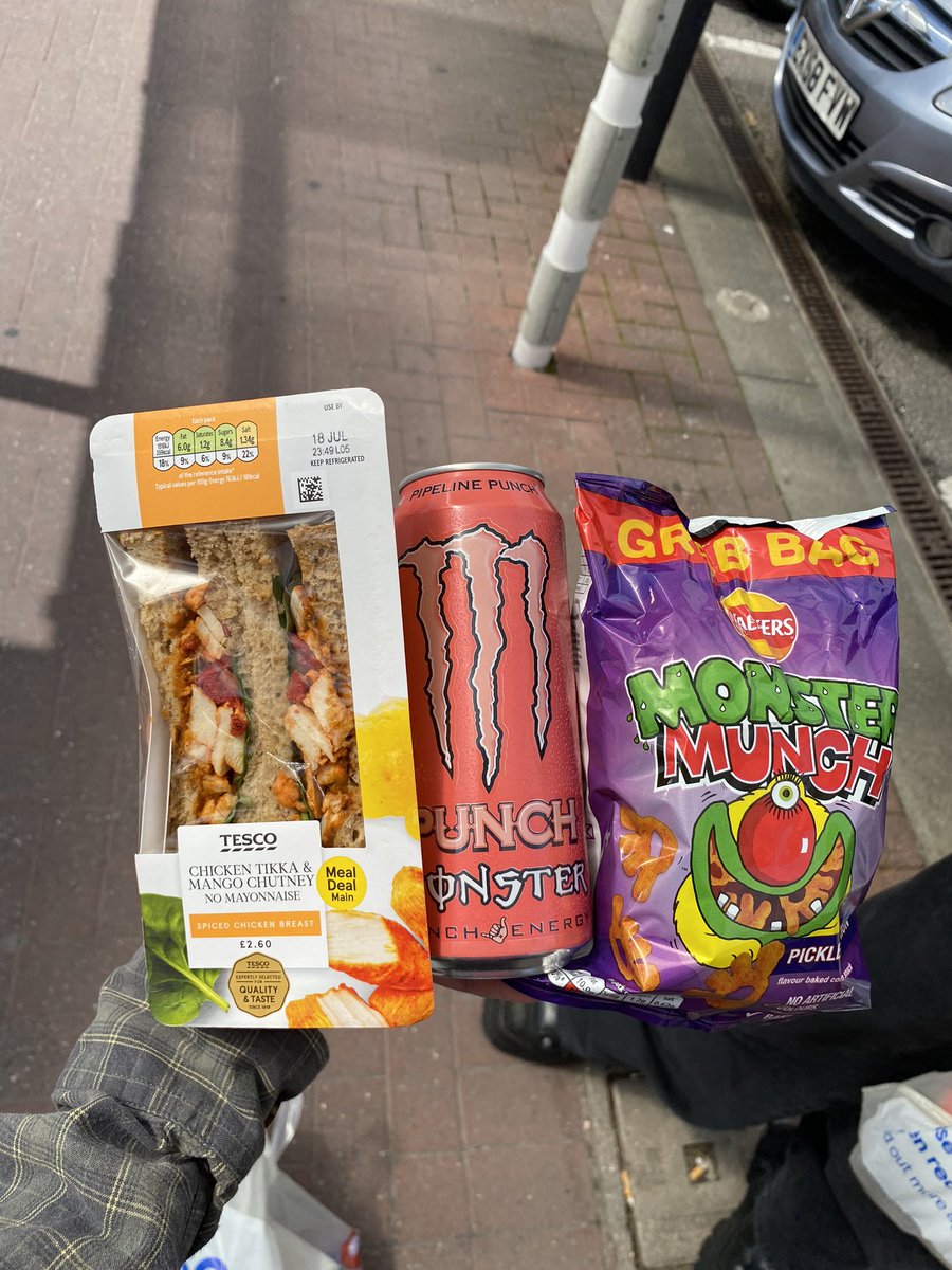 DRAINEDALEX's tweet photo. my tesco meal deal #firsteat https://t.co/fCEEjJyJO9