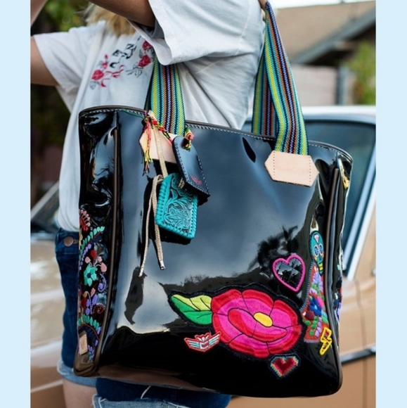 co_fells's tweet photo. So good I had to share! Check out all the items I'm loving on @Poshmarkapp from @DecorRiver #poshmark #fashion #style #shopmycloset #colourpop #consuela #gap: https://t.co/LGGQPlvx8o https://t.co/fxS015aYFl