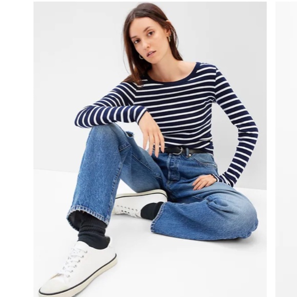 So good I had to share! Check out all the items I'm loving on <a href="/Poshmarkapp/">Poshmark</a> from <a href="/DecorRiver/">WhiteRiverDecorNMore</a> #poshmark #fashion #style #shopmycloset #colourpop #consuela #gap: posh.mk/EQyk8QFAvBb