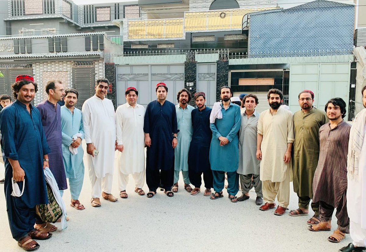 ZubairShahAgha1's tweet photo. د پي ټي ايم مرکزي کور کميټې غړي په ميشن د پېښور څخه د اسلام اباد په لوري 
#PTMzindabad #OnlyPTM https://t.co/xqiLoGH30N