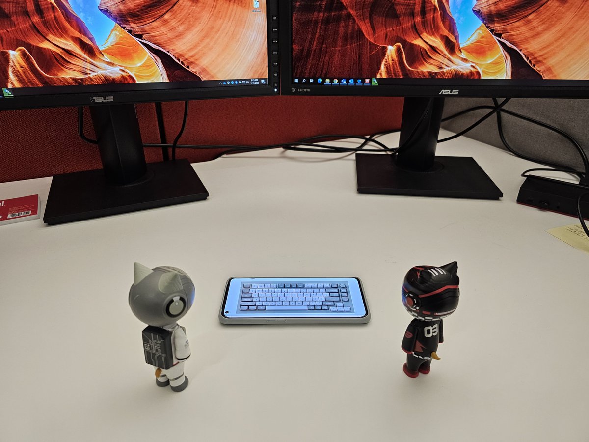 BhaumikBheda1's tweet photo. @oneplus @KeychronMK #KeyBoard81Pro #NoKeyBoard
Current work setup w/ @unarates x @oneplus https://t.co/ptgnw3zX9h
