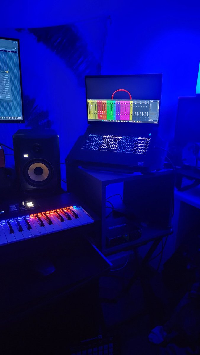Gar3thBeatz's tweet photo. My humble little set-up, just got the speakers today. Can't wait to try them out tomorrow in the daytime. 🥁🥳

#beatmaker #homestudio #producer https://t.co/0QenYzq9yy