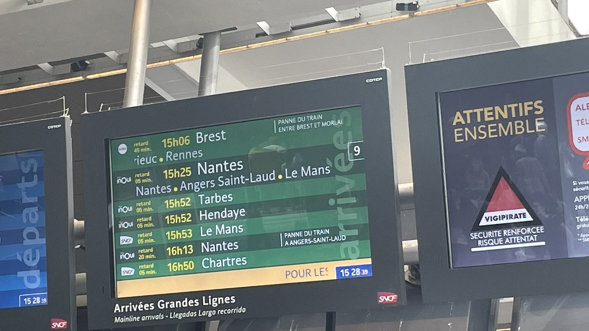 Quelle bonne anticipation <a href="/GroupeSNCF/">Groupe SNCF</a> <a href="/SNCFVoyageurs/">SNCF Voyageurs</a> de faire rouler des trains non révisés en pleine période estivale…
Les billets ne coûtent sans doute pas assez cher pour prévoir la maintenance 😱