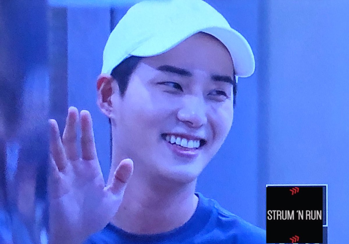 230717 데키라 출근

#영케이 #YOUNGK #데이식스 #DAY6

사진 잘 나와서 영현이 프리뷰까지 🤭