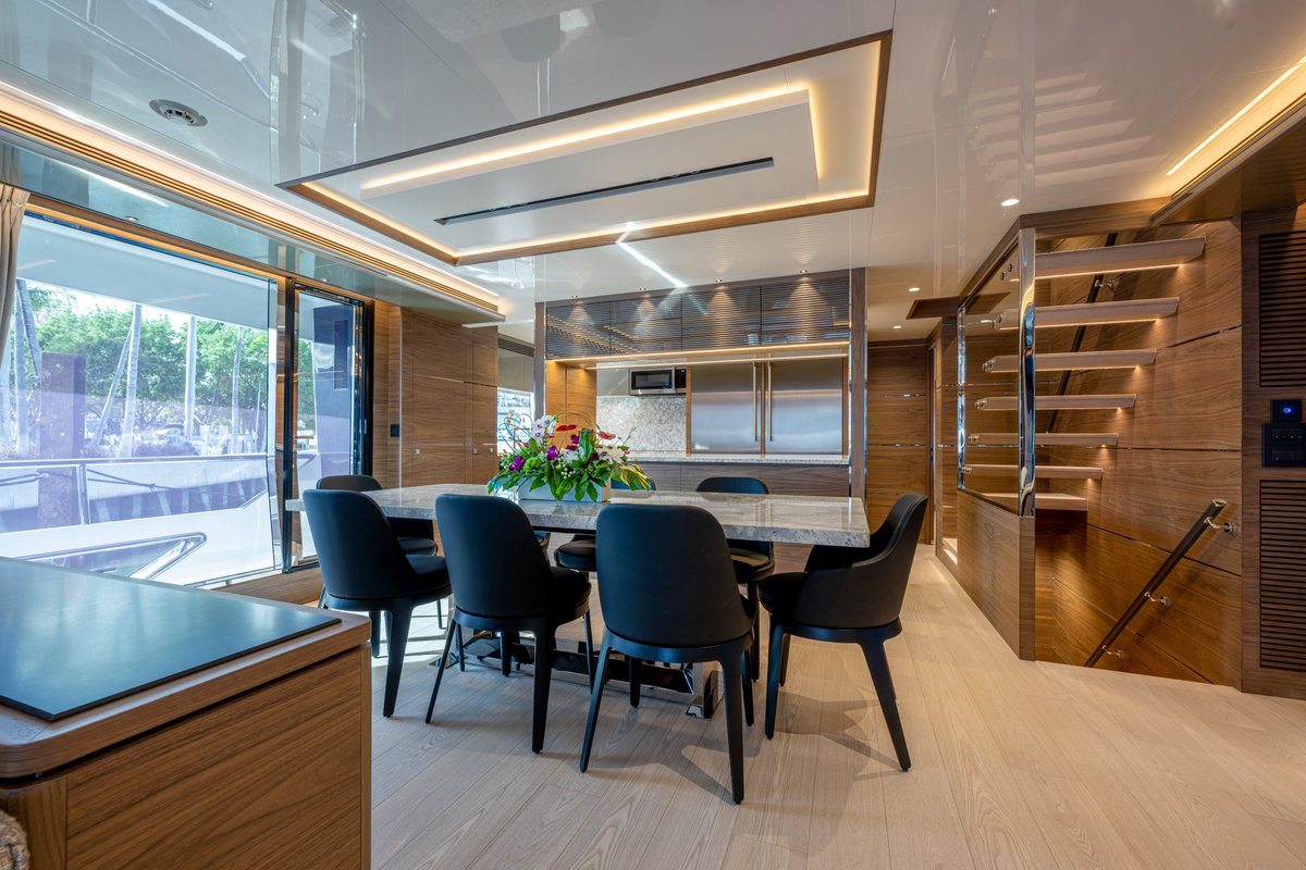 HorizonYachtEU's tweet photo. Horizon has unveiled brand-new images of ISSIMO. This remarkable yacht represents the 27th unit in the esteemed #FD90 model series and is the owner's first yacht-build project.

360º Virtual Tour 🔗 https://t.co/aDd23leioo

//

#HorizonYachts #DefineYourHorizon https://t.co/BaMCyeRxhZ
