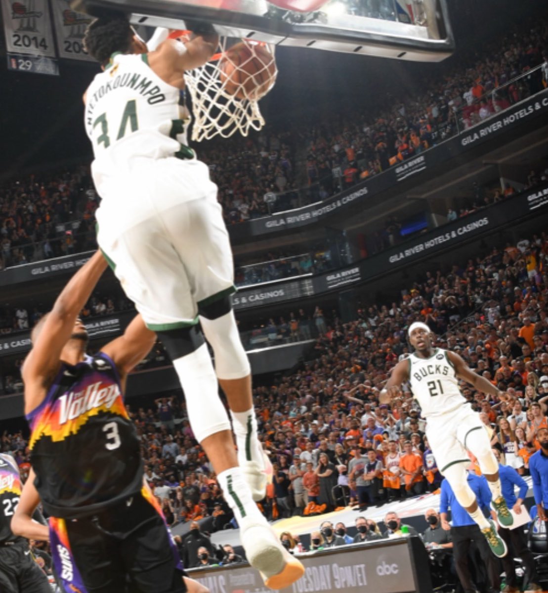 nathanmarzion's tweet photo. Happy Valley Oop Day to all who celebrate.

Greatest play in Bucks history. https://t.co/6MOKV6jxHf