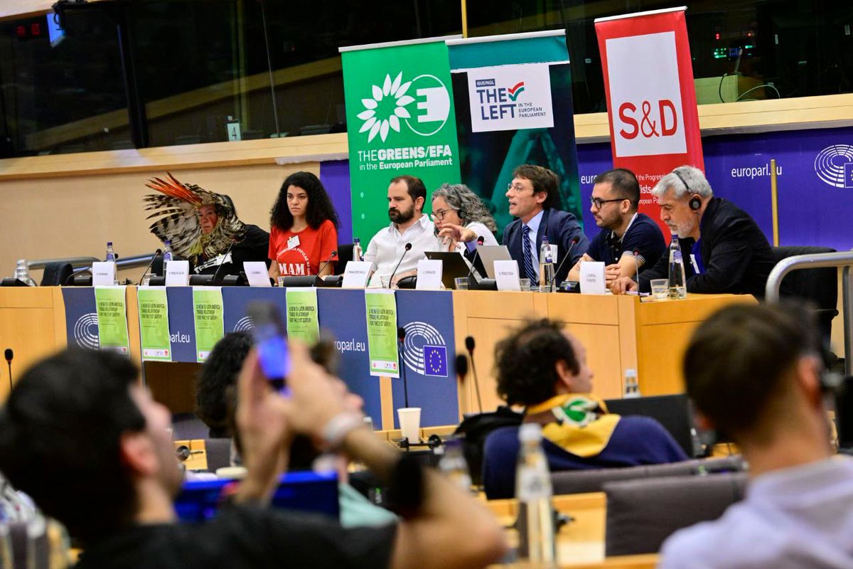 At the parallel #EUCELAC summit event today, all panellists from South America & Europe agree that the #EUMercosur deal is toxic for indigenous people, workers, the environment & animals. 

#StopEUMercosur