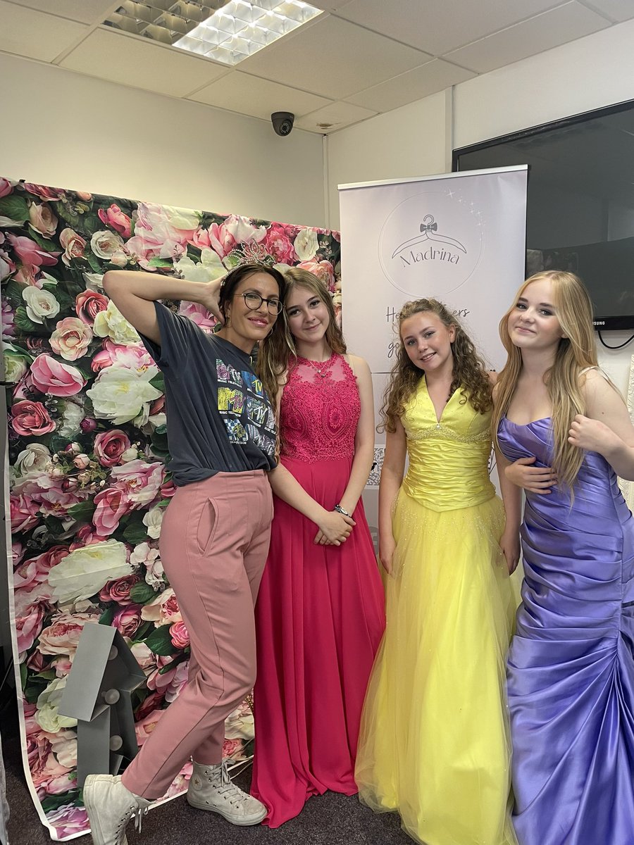 Massive thank you to students from <a href="/StPetersSch/">St Peter's Catholic School</a> who came and volunteered at Madrina HQ today. They spent the day sorting outfits and trying on some dresses at the end of the day ✨