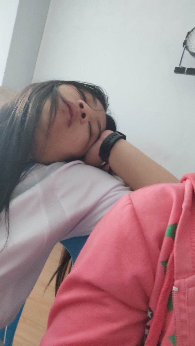 JSadia08's tweet image. uunahan ko na kayo batch 2k29 don't ask anything about acads, istg, TULOG AKO NON!