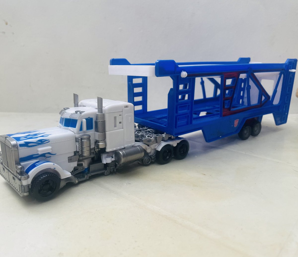 ⨂ X - artist, X’s Toy Universe tweet media