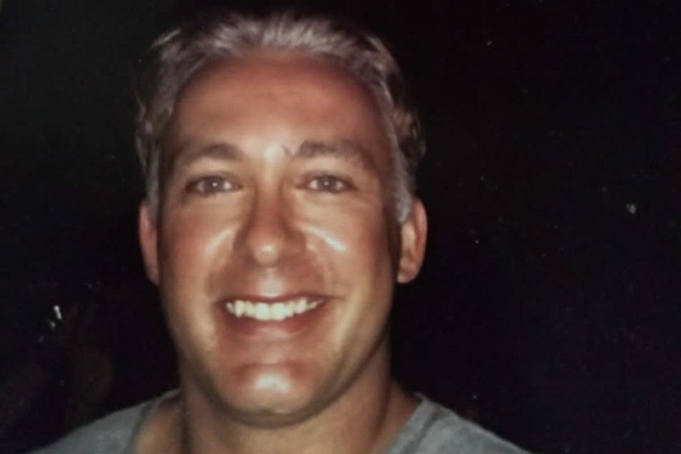 Sol651's tweet photo. MATTHEW JOHN HEATH, fue detenido el 9/9/20
La Cadena de mando de la Detención Arbitraria más simulación, Desaparición Forzada,Torturas y Violencia Sexual (amenaza) del Estadounidense . Fue axfixiado, recibió descargas eléctricas, múltiples golpes, bajas Temperaturas https://t.co/NU4hj2IVv8