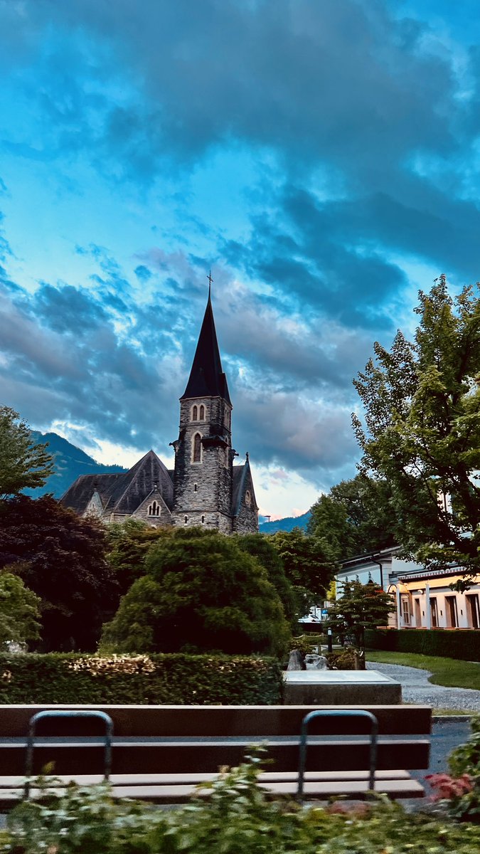 RealAbuzar_'s tweet photo. A fairytale town, Interlaken Switzerland 🇨🇭🧚 https://t.co/3Jf0zy05xX