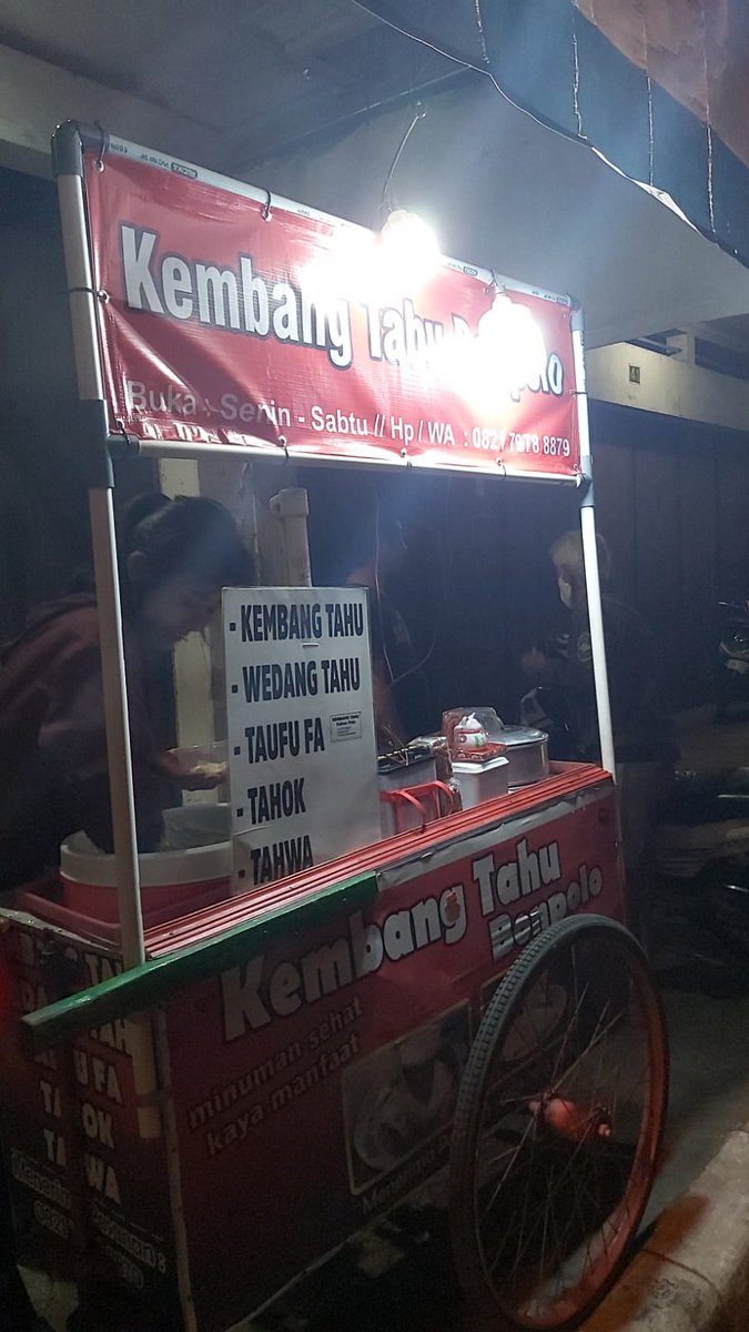 Da12gembel's tweet photo. Salah satu kuliner musti coba malam hari di sudut kota magelang. Wedang tahu bon polo. https://t.co/FEYu0tj5jd