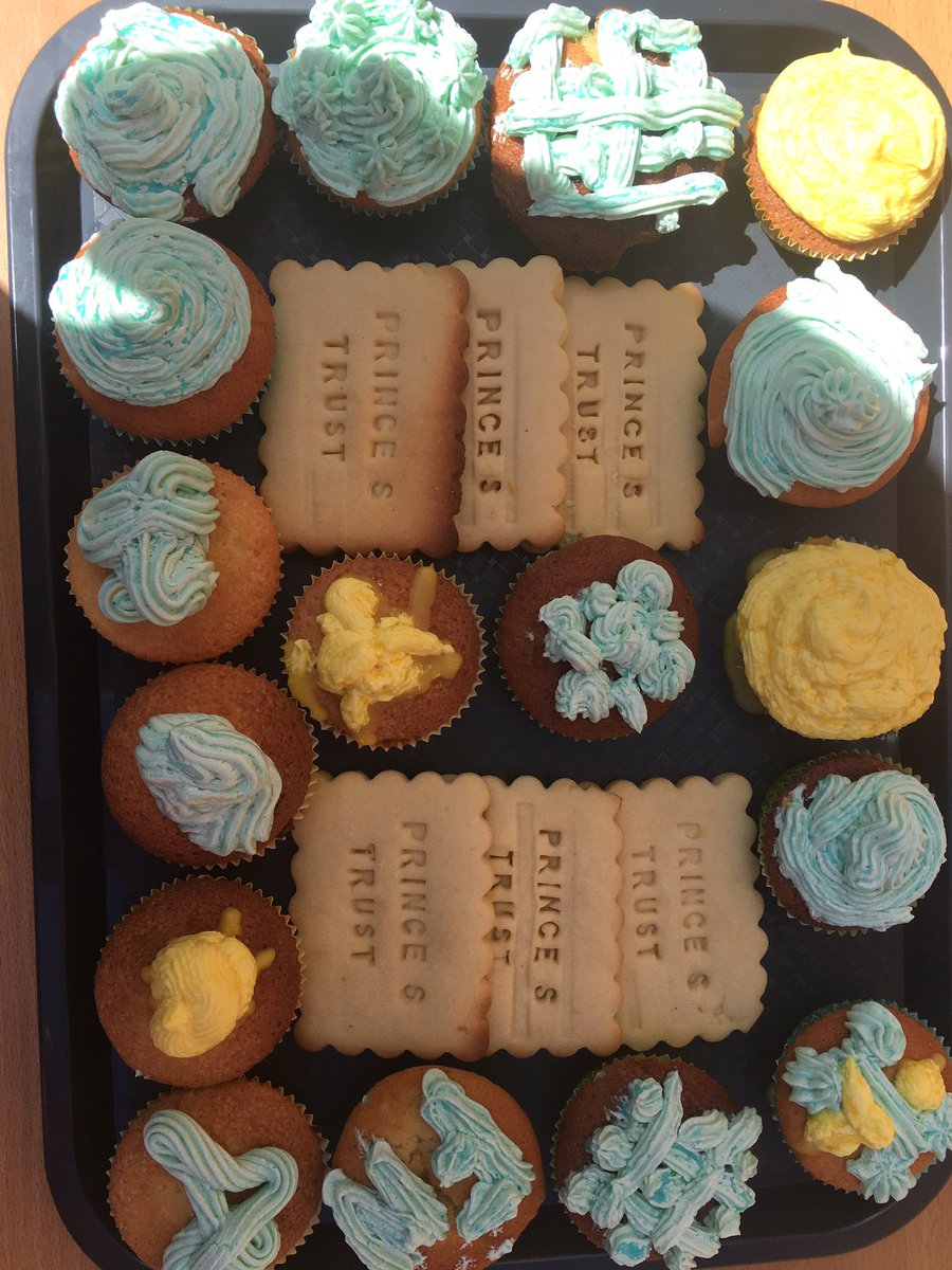 PollyHartxx's tweet photo. Princes Trust Celebration in the Hub 💙💛 https://t.co/1Fbi8OjzVV