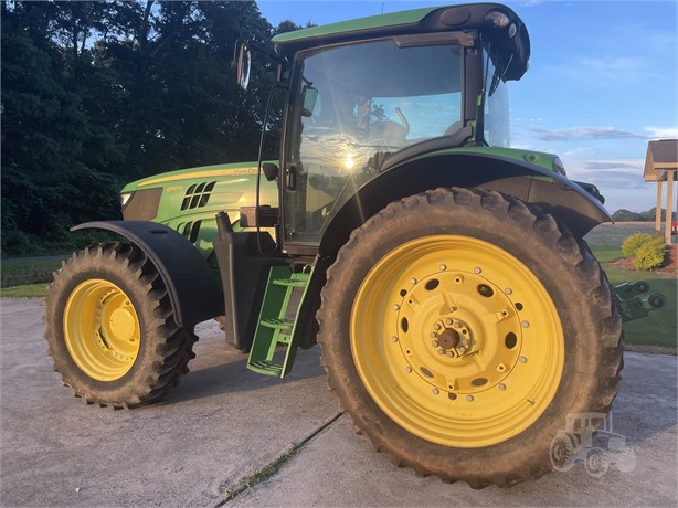 TractorHouse's tweet photo. Mondays got nothing on this 2012 John Deere 6150R, plowing through the week like a boss!
⭐MFWD
⭐150 HP
Link for more details: https://t.co/zN7Lhmae3I
#Monday #Mondays #tractor #JohnDeere #FeaturedTractor #TractorHouse https://t.co/Ebd4ND7qNe