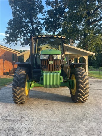 TractorHouse's tweet photo. Mondays got nothing on this 2012 John Deere 6150R, plowing through the week like a boss!
⭐MFWD
⭐150 HP
Link for more details: https://t.co/zN7Lhmae3I
#Monday #Mondays #tractor #JohnDeere #FeaturedTractor #TractorHouse https://t.co/Ebd4ND7qNe